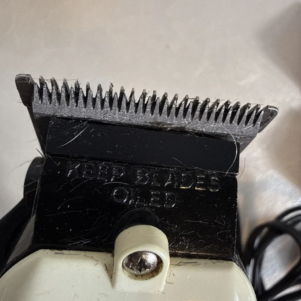 Wahl Home Cut 305G MC Hair Clippers- Tested Working - 4 Attachments